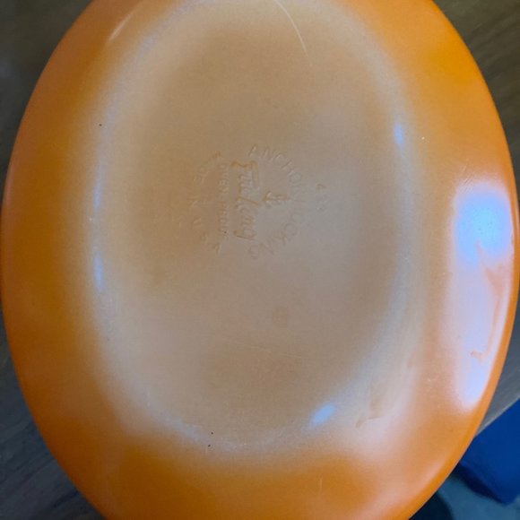 Vintage Fire King lidded casserole dish - Picture 5 of 8